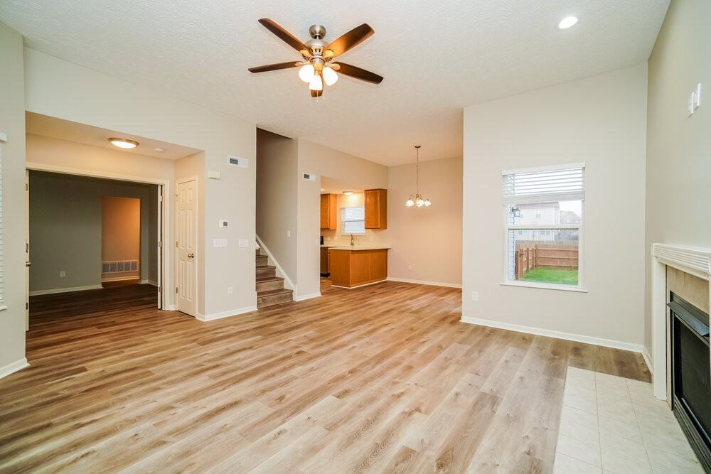 1272 Poplar Creek Ct - Photo 7 of 17