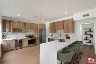 8506 Oak Ct - Photo 3 of 8