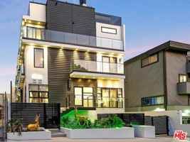 featured image of 1410 1/2 N Poinsettia Pl