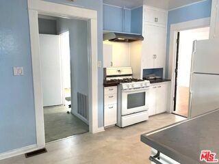 1204 Hilldale Ave - Photo 4 of 7