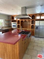 1631 S Point View St - Photo 6 of 8