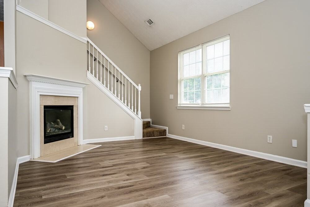 145 Meadowridge Dr - Photo 4 of 17