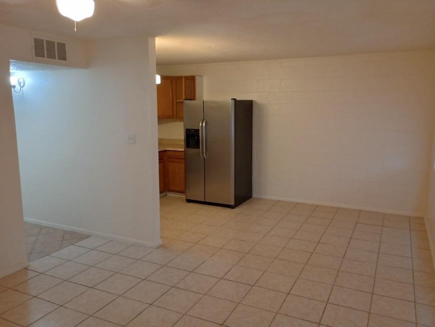 401 N D St - Photo 3 of 10