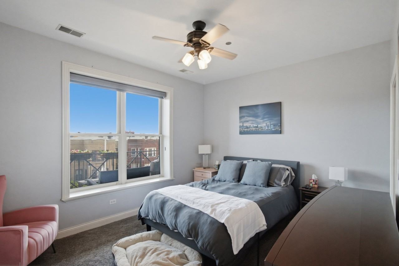 2801 N Oakley Ave #203 - Photo 7 of 8