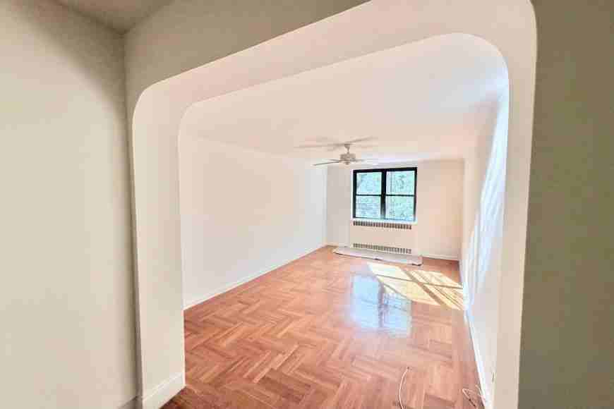 700 Fort Washington Ave - Photo 2 of 9