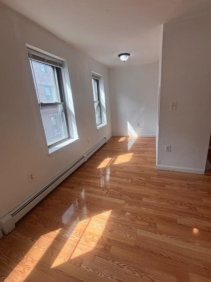 6 Pembroke St - Photo 5 of 10