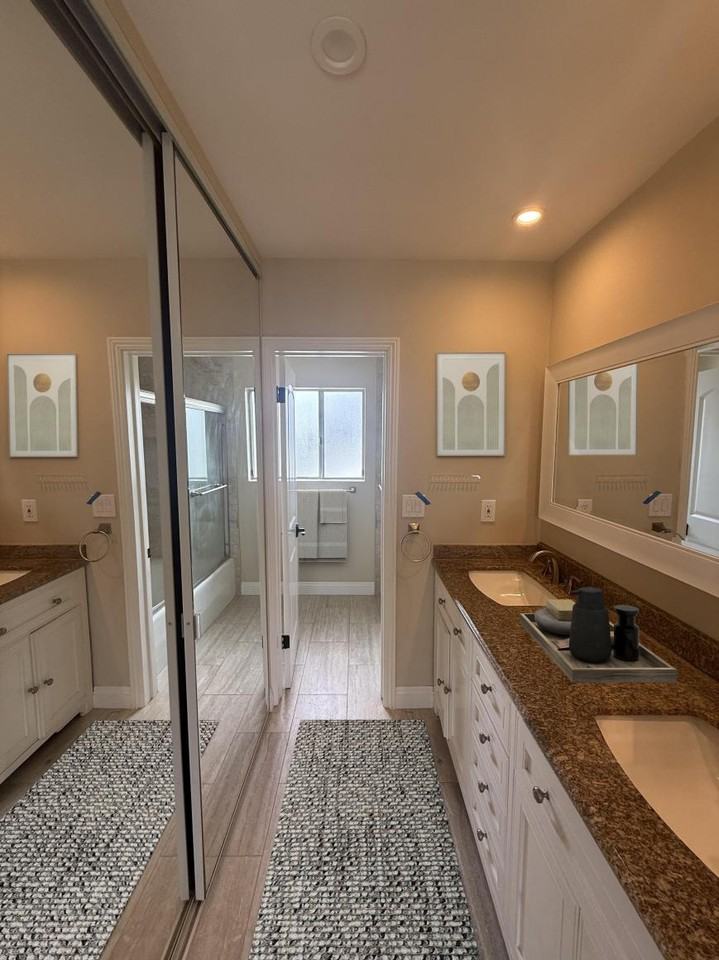 1414 Ocean Park Blvd - Photo 7 of 10