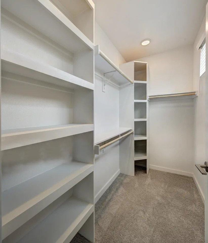 2436 E Riverside Dr - Photo 6 of 10