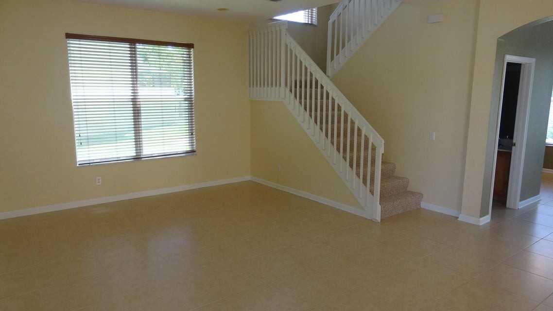 5404 Sunseeker Blvd - Photo 2 of 32