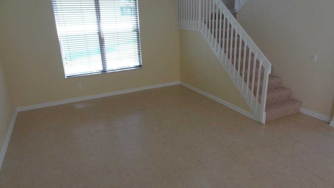 5404 Sunseeker Blvd - Photo 3 of 32