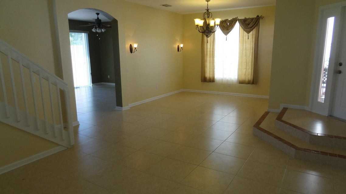 5404 Sunseeker Blvd - Photo 4 of 32