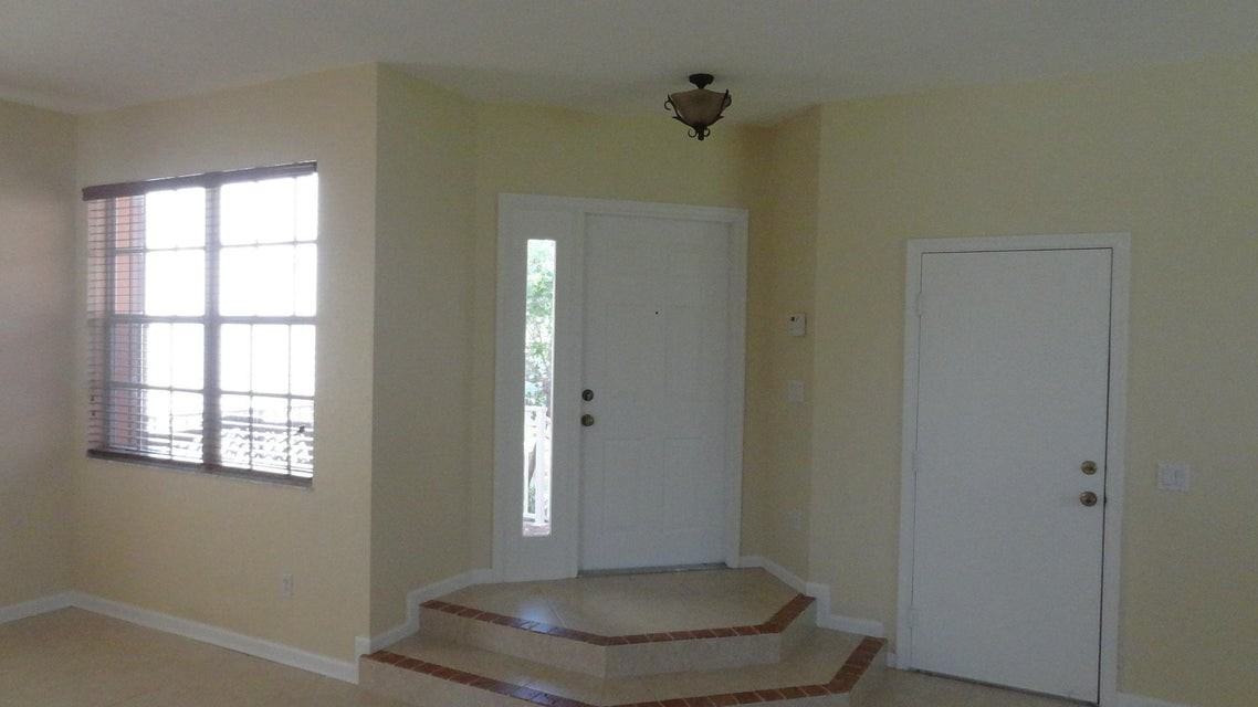 5404 Sunseeker Blvd - Photo 5 of 32