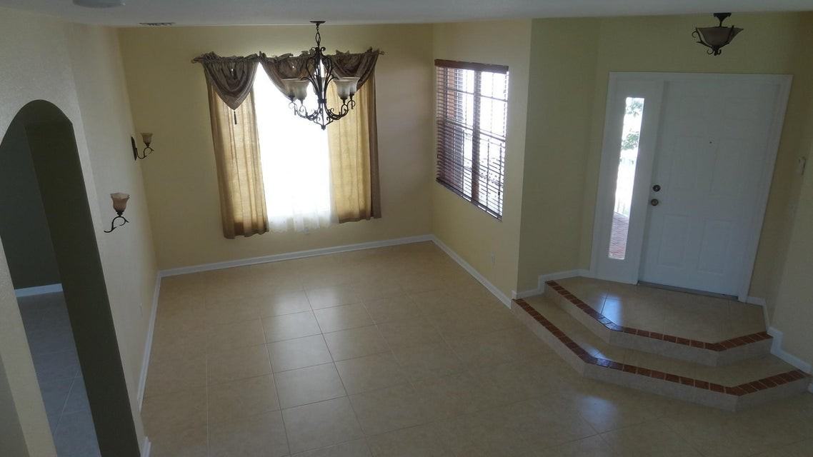 5404 Sunseeker Blvd - Photo 6 of 32