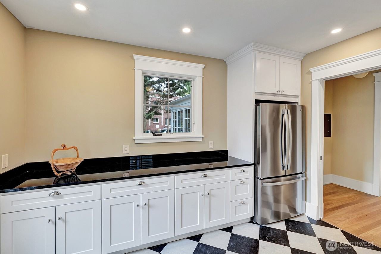 1708 18th Ave - Photo 7 of 17