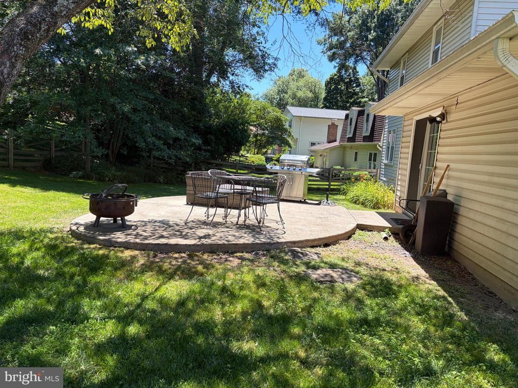 9827 Rand Dr - Photo 2 of 2