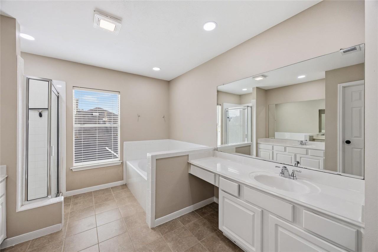 3522 Pecan Mill Dr - Photo 7 of 9