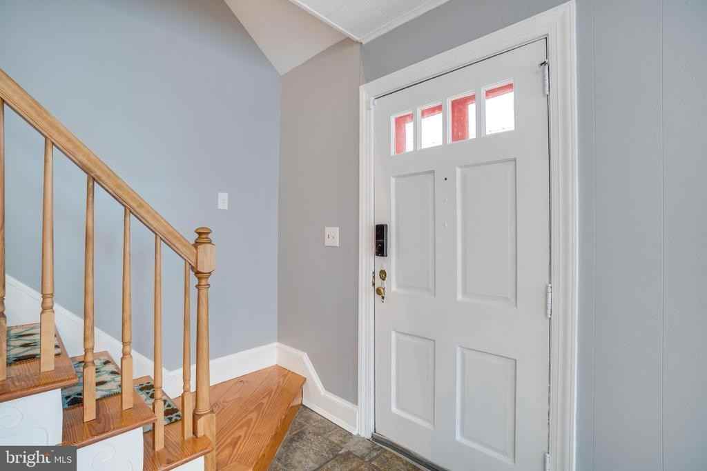712 Freeman St - Photo 5 of 49