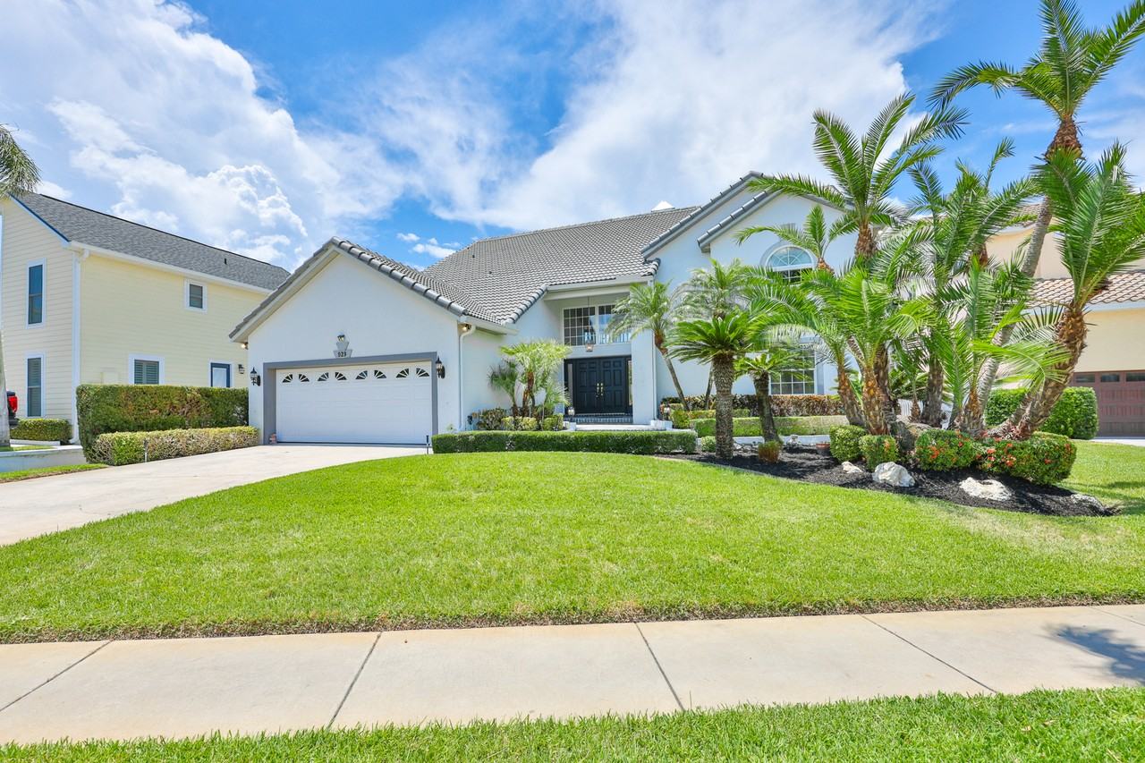 929 Symphony Isles Blvd - Photo 6 of 50