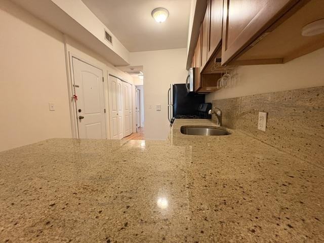 347 7th St ##4 - Photo 6 of 12