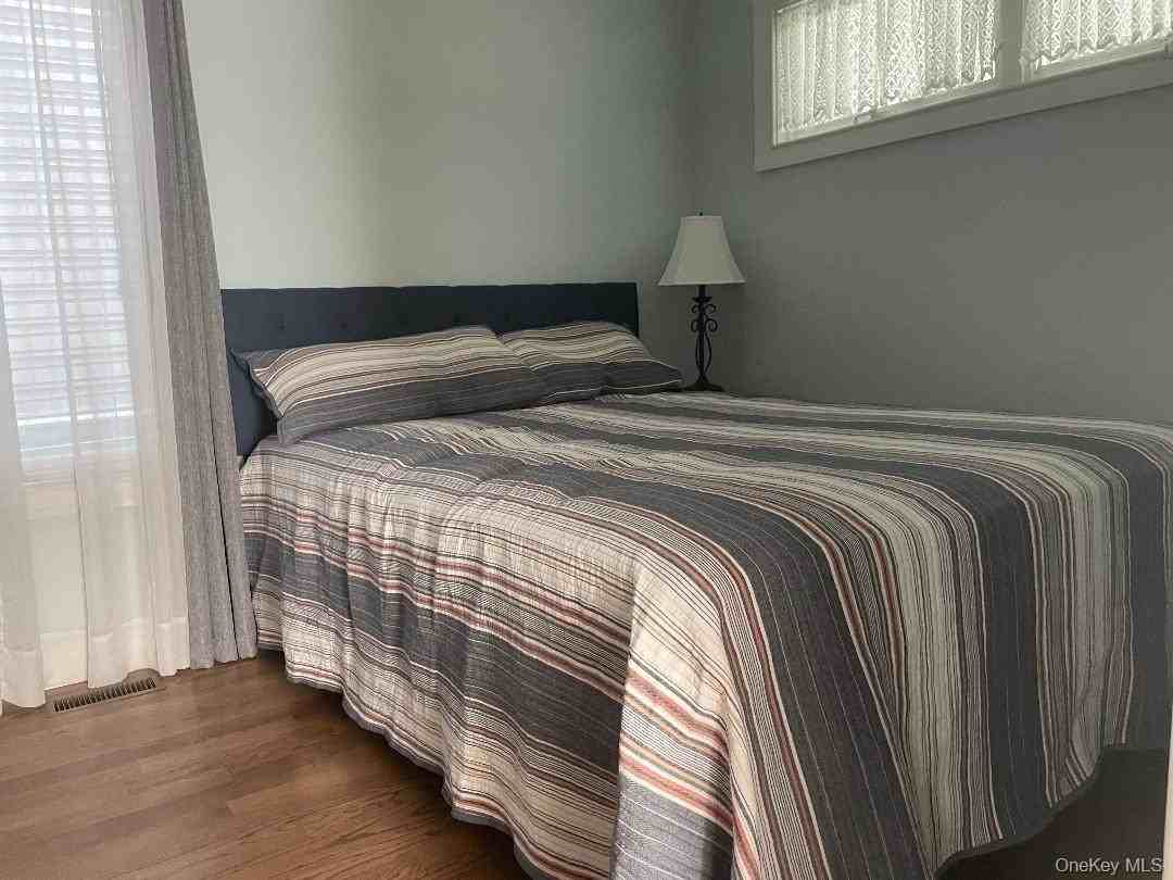 190 Oceanview St - Photo 6 of 13