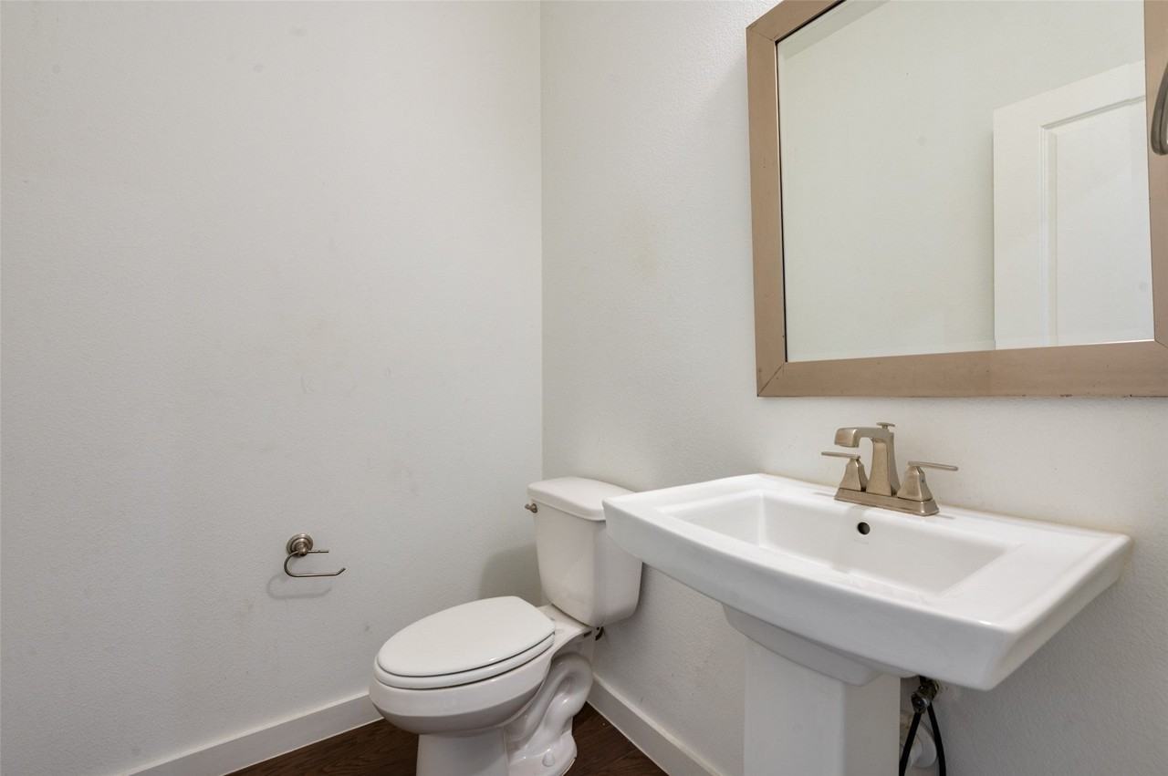 1719 Dalhart Rd - Photo 5 of 12