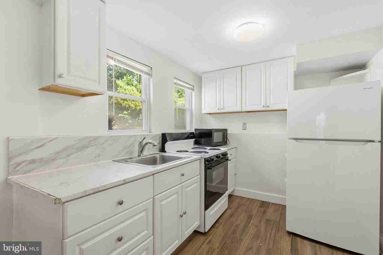 7126 Carroll Ave ##4 - Photo 4 of 18