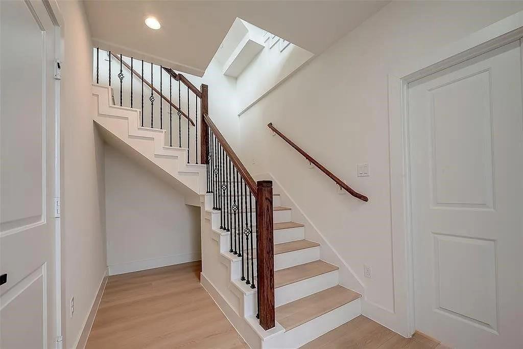 1511 Alamo St - Photo 2 of 27