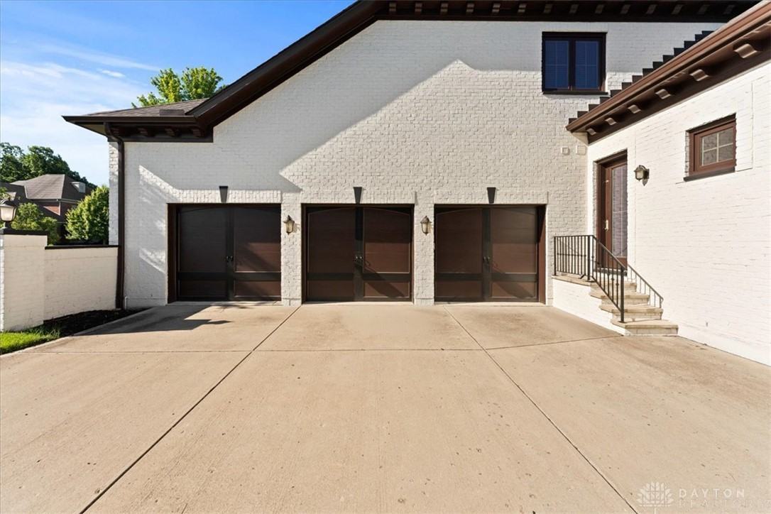 5369 N Shore Pl - Photo 3 of 50