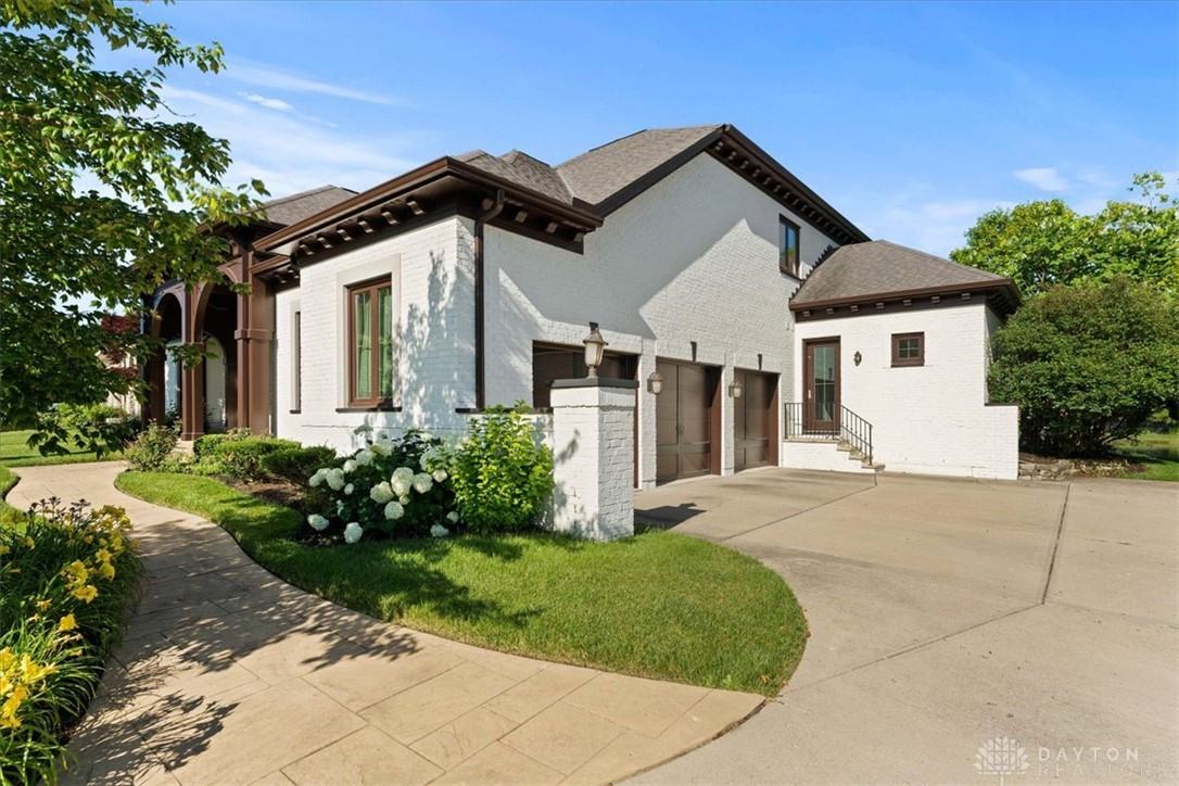 5369 N Shore Pl - Photo 4 of 50