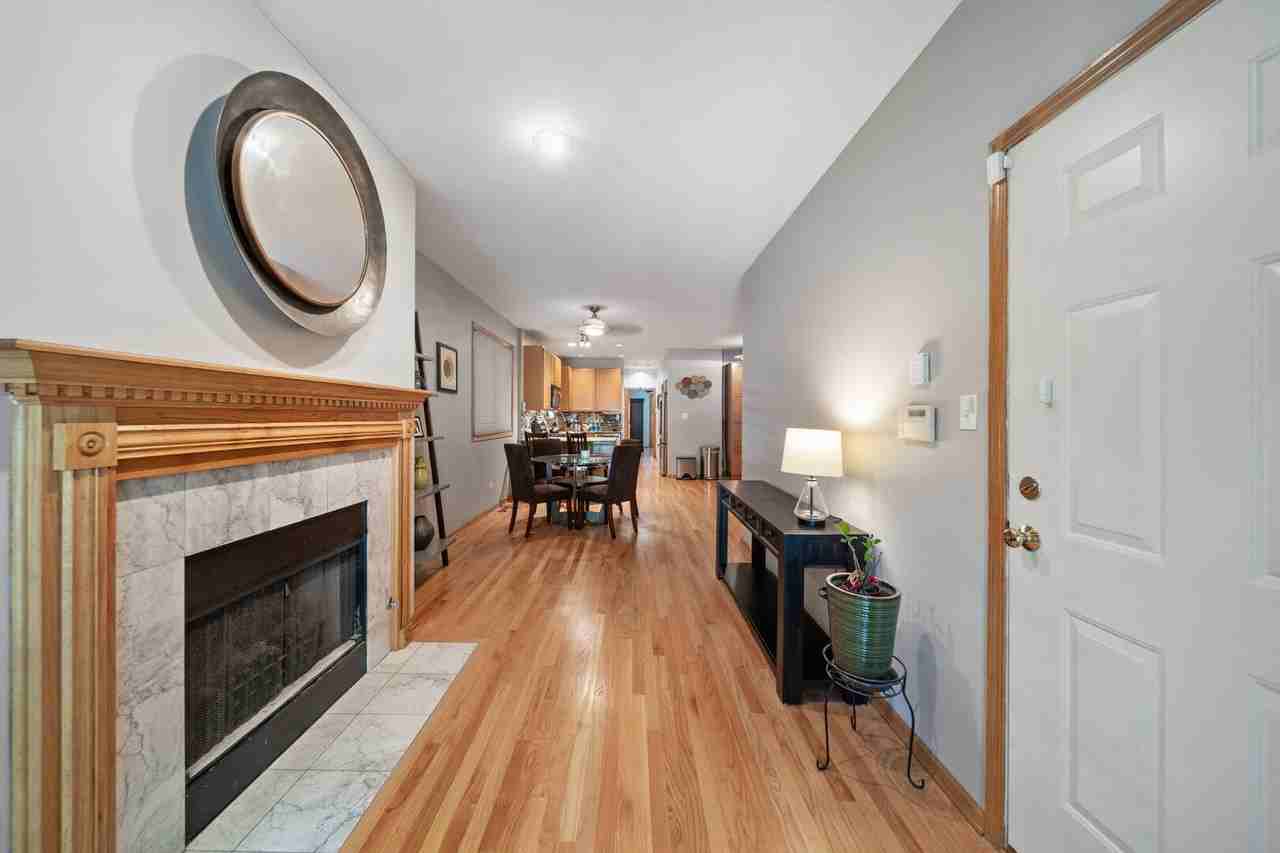 1451 W Walton St ##1 - Photo 3 of 20