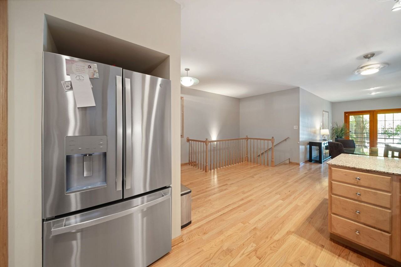 1451 W Walton St ##1 - Photo 7 of 20