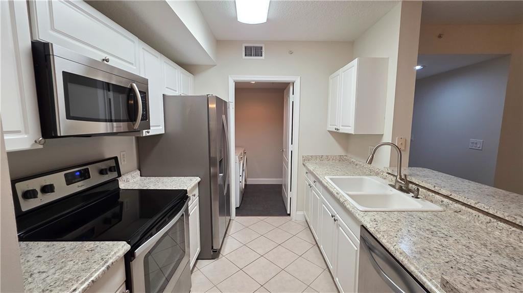 5090 Fairways Cir - Photo 7 of 17