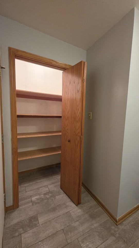 445 W 37th St - Photo 6 of 10
