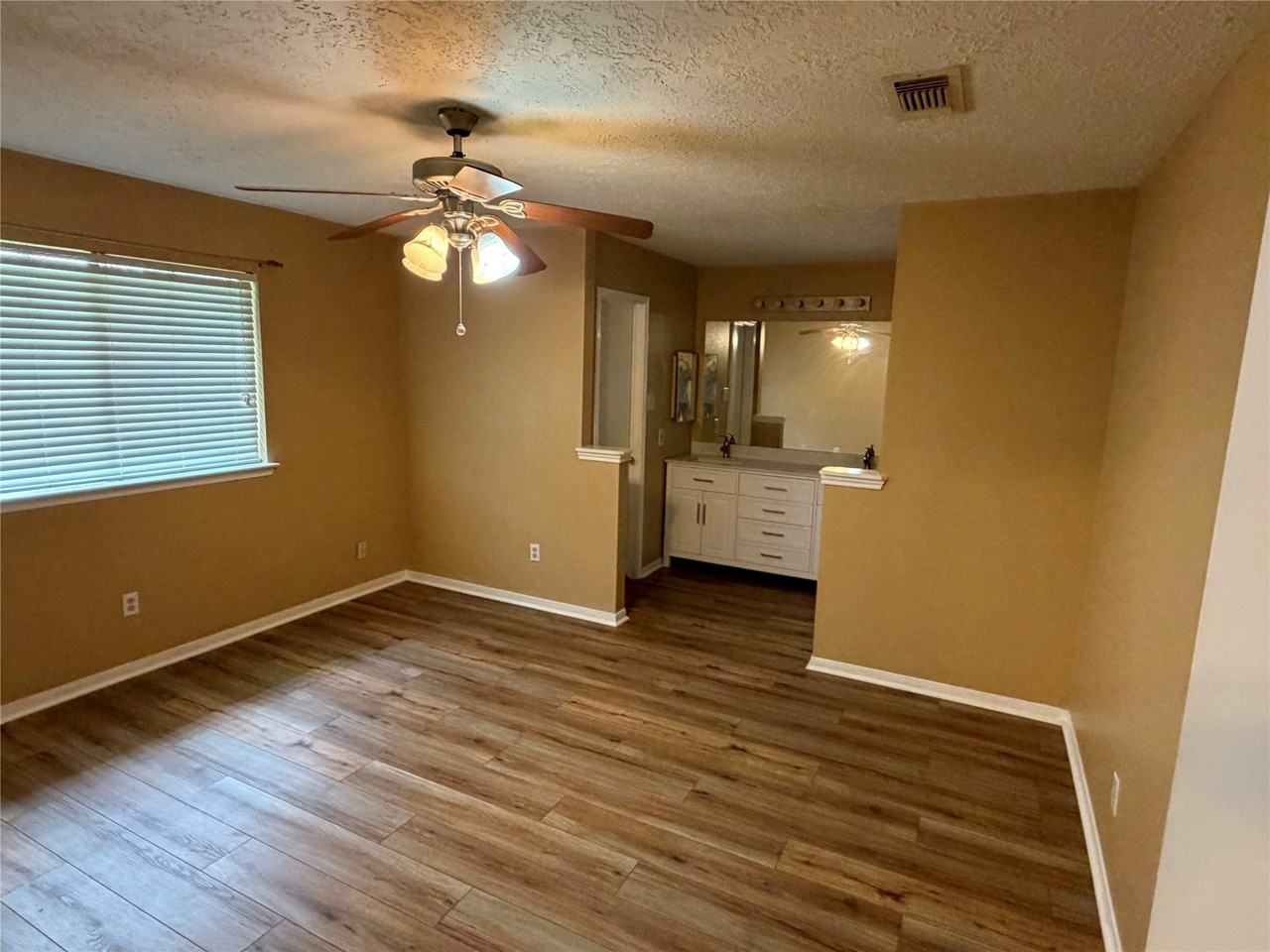 116 Lasso St - Photo 6 of 22
