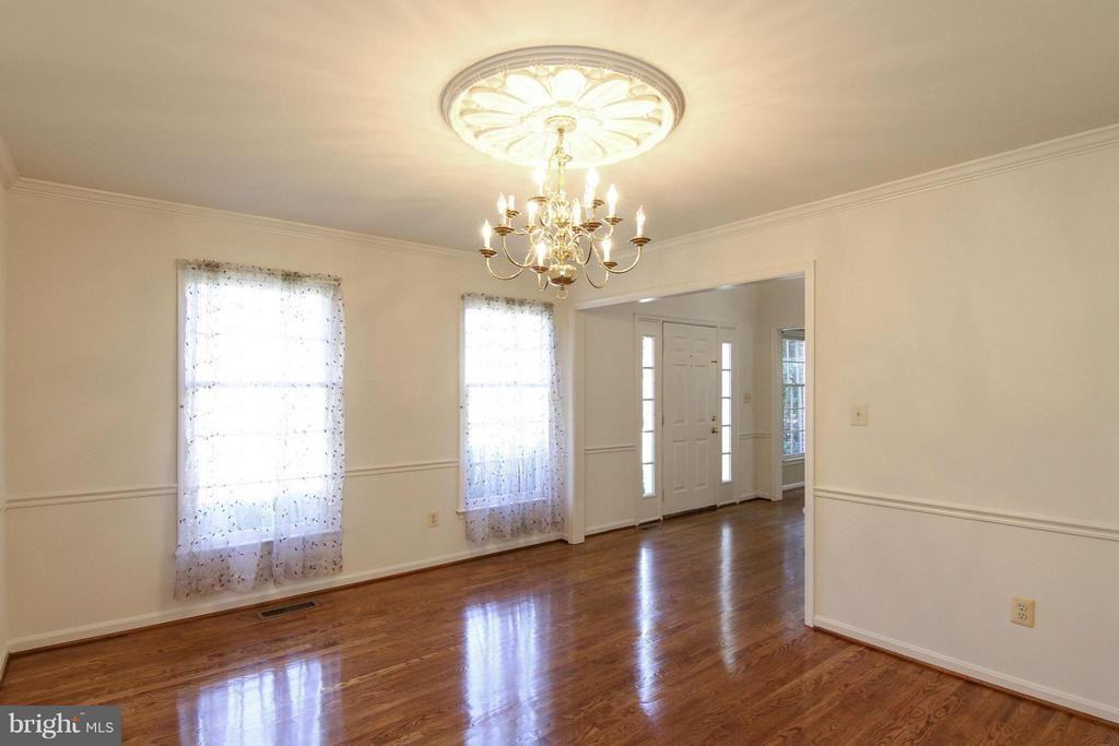 4269 Exeter Dr - Photo 6 of 34