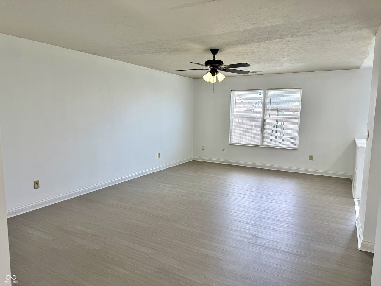 652 Loon Ln - Photo 3 of 27