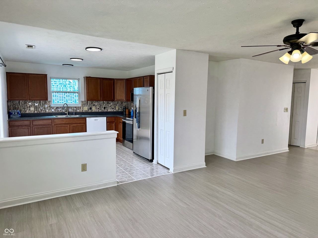 652 Loon Ln - Photo 6 of 27