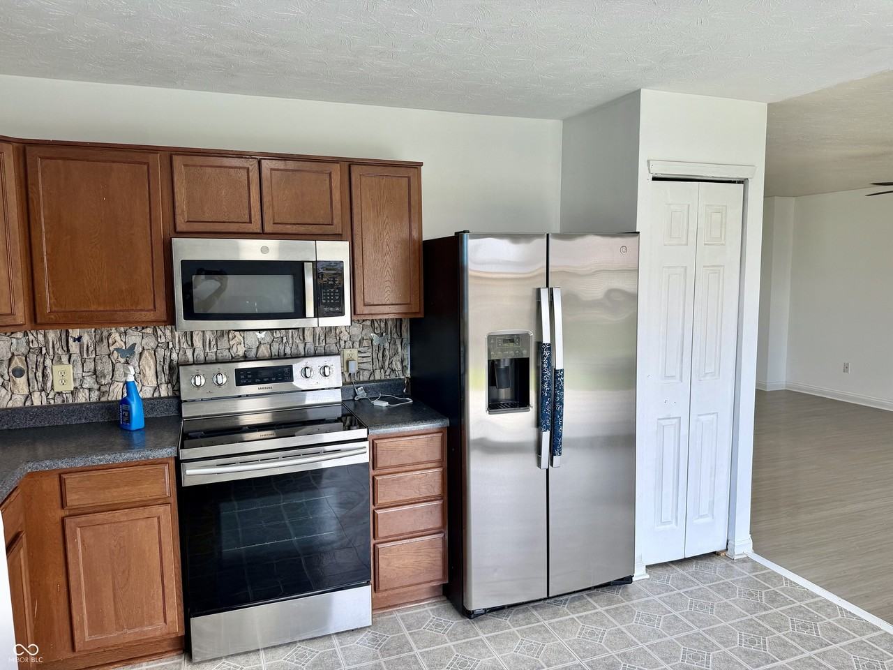 652 Loon Ln - Photo 7 of 27