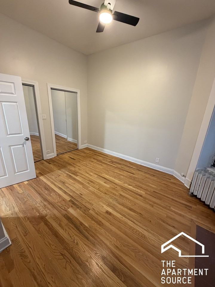 1015 N La Salle Dr #1F - Photo 6 of 10