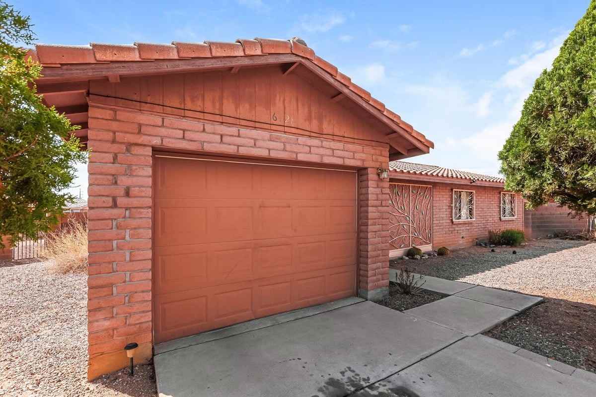 6428 S Buckaroo Loop - Photo 3 of 30