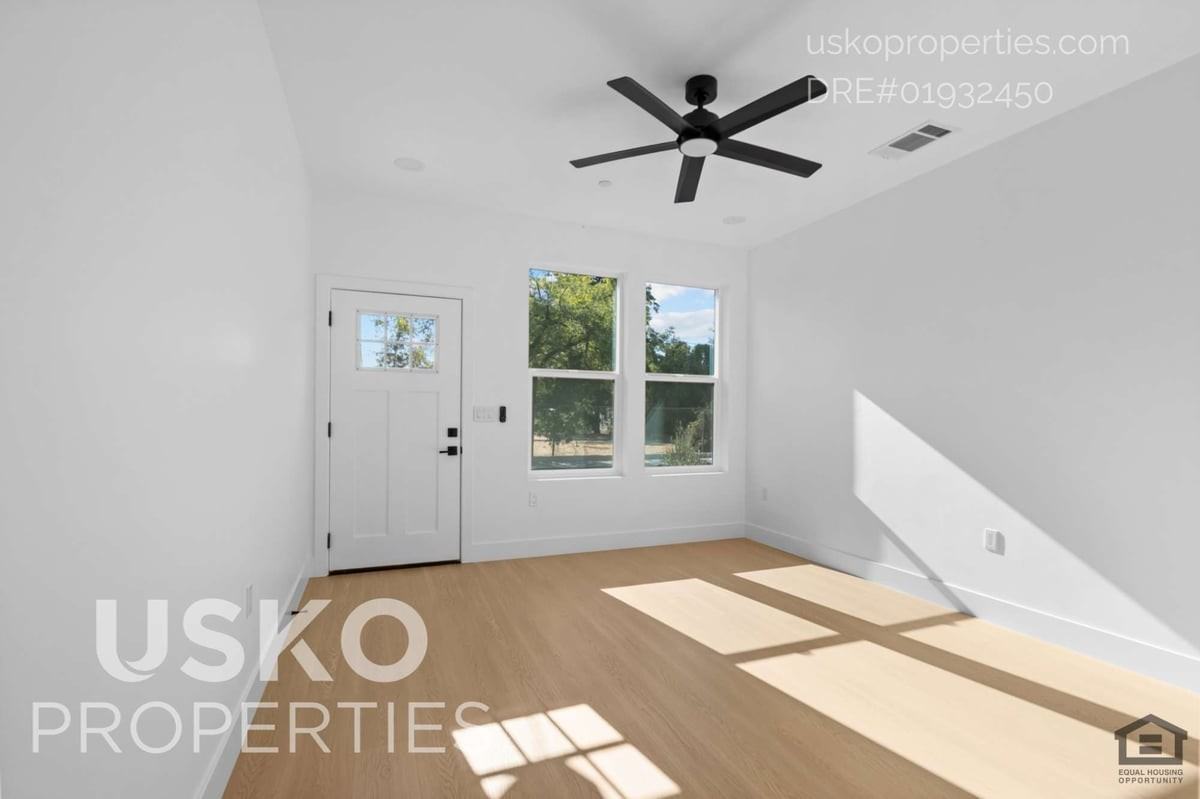 4381 El Camino Ave #B - Photo 2 of 5