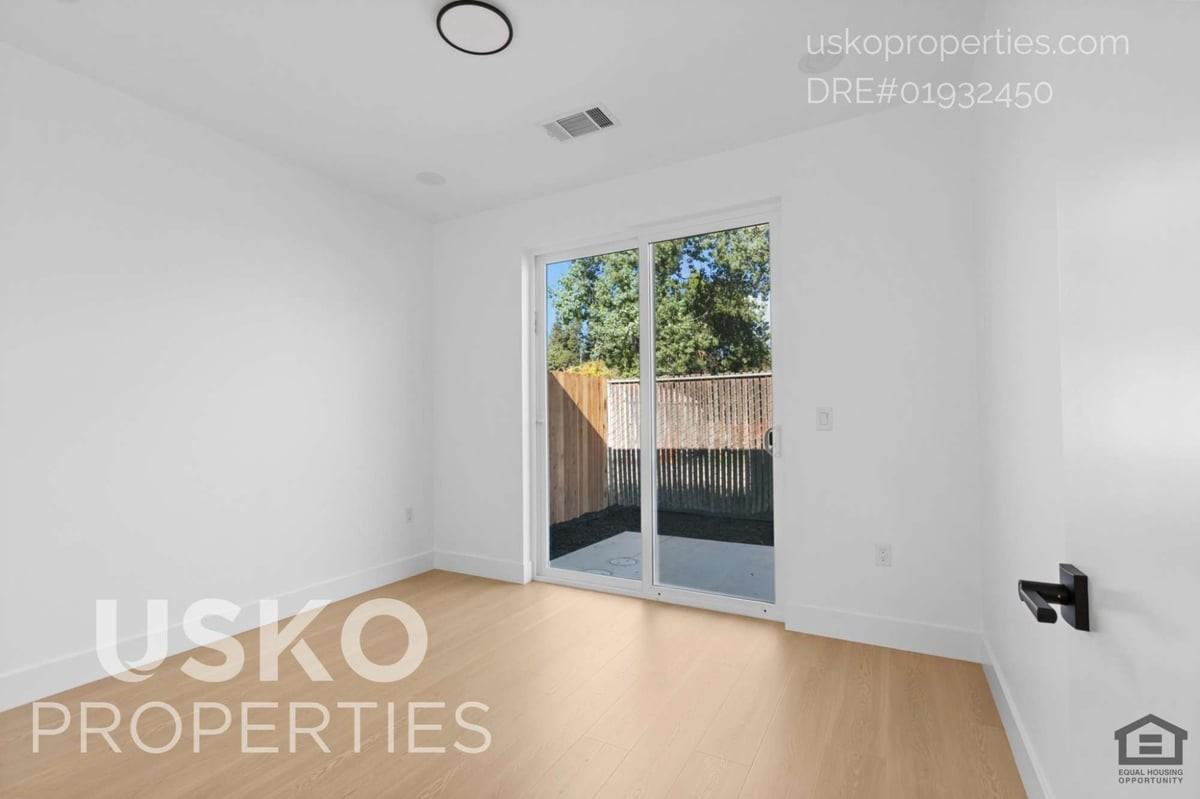 4381 El Camino Ave #B - Photo 4 of 5