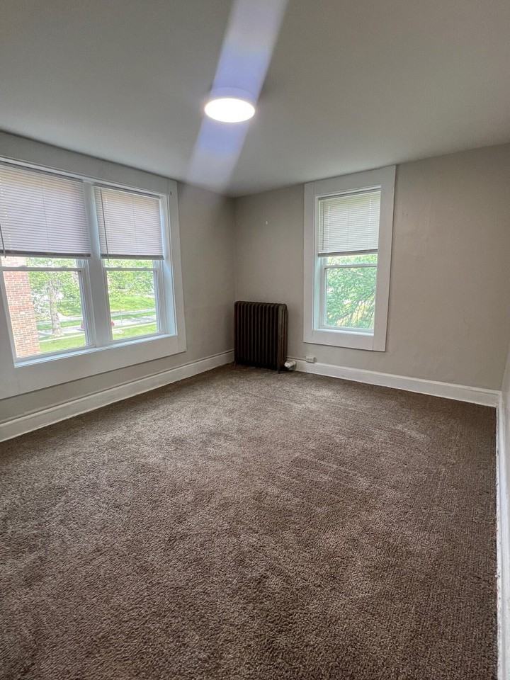1120 Polk Blvd #412 - Photo 2 of 8