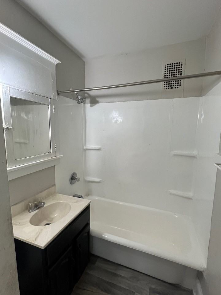 1120 Polk Blvd #412 - Photo 6 of 8