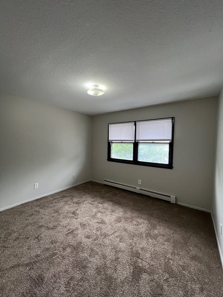 2800 30th St #11 - Photo 4 of 10