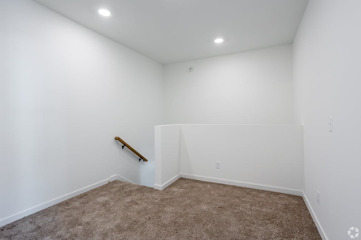 920 2nd Ave S #211 - Photo 4 of 11