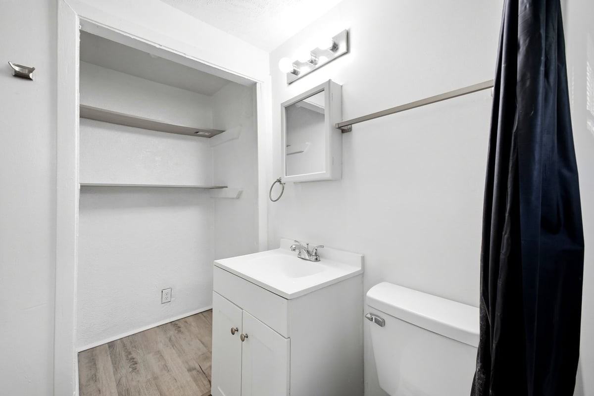 486 Hanley St Apt D #D - Photo 6 of 12