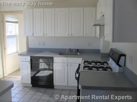 featured image of 8 Pearl St #3