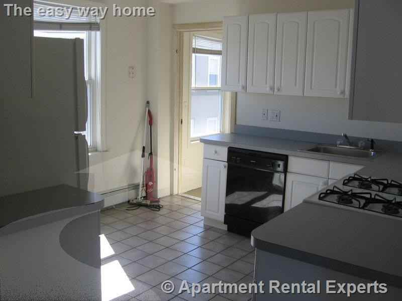 8 Pearl St #3 - Photo 2 of 18