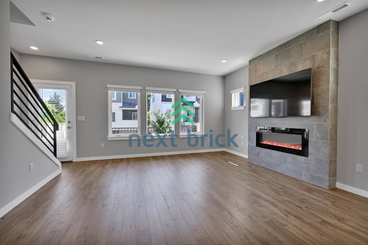 309 207th Pl Se - Photo 5 of 30